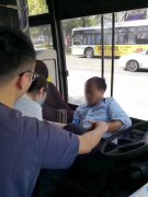 【突发】艺星医者第一时间反应，为公交司机